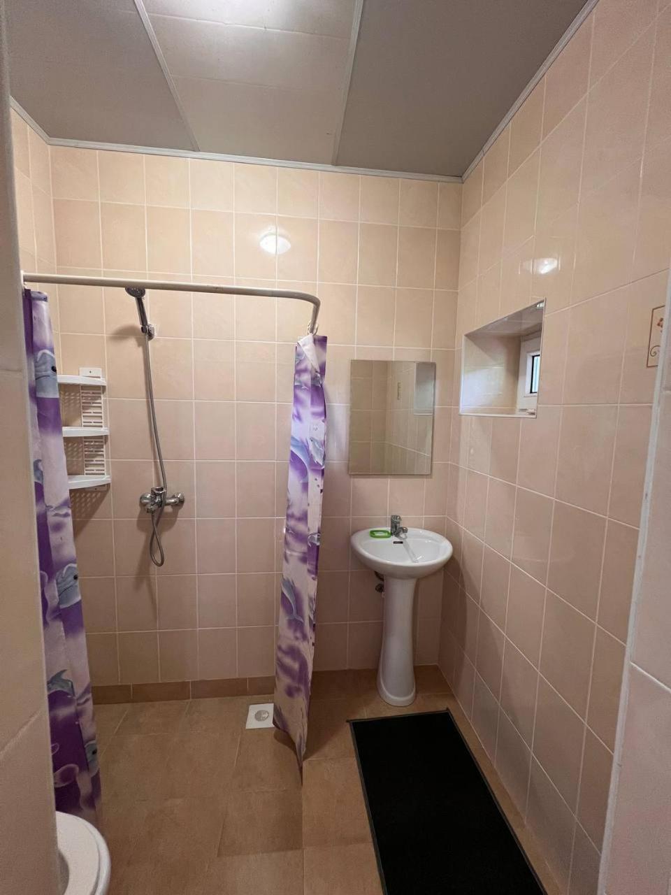 Podsolnukhi Guest House Cholpon-Ata Bagian luar foto