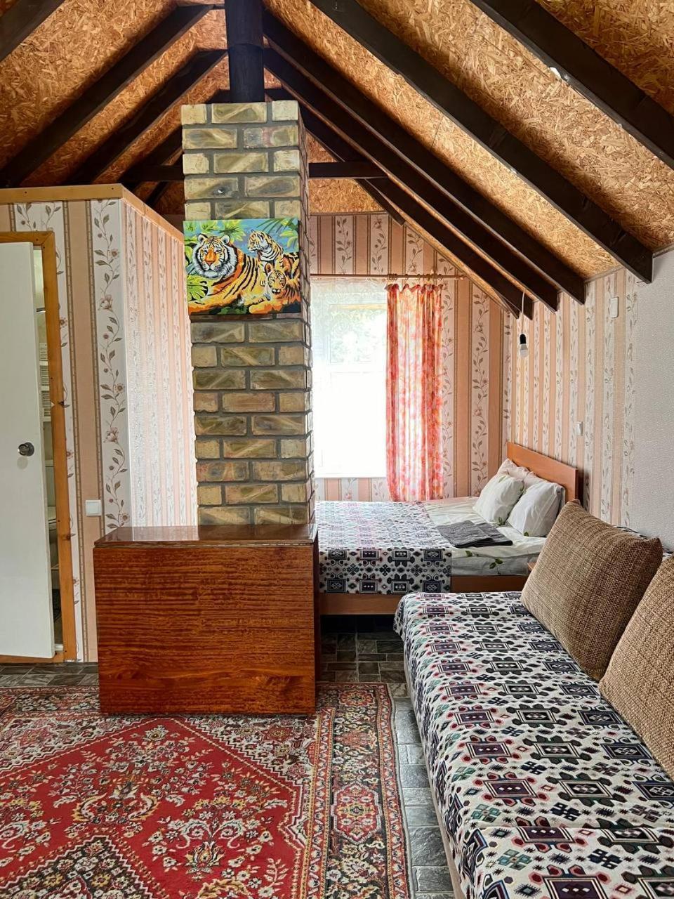 Podsolnukhi Guest House Cholpon-Ata Bagian luar foto