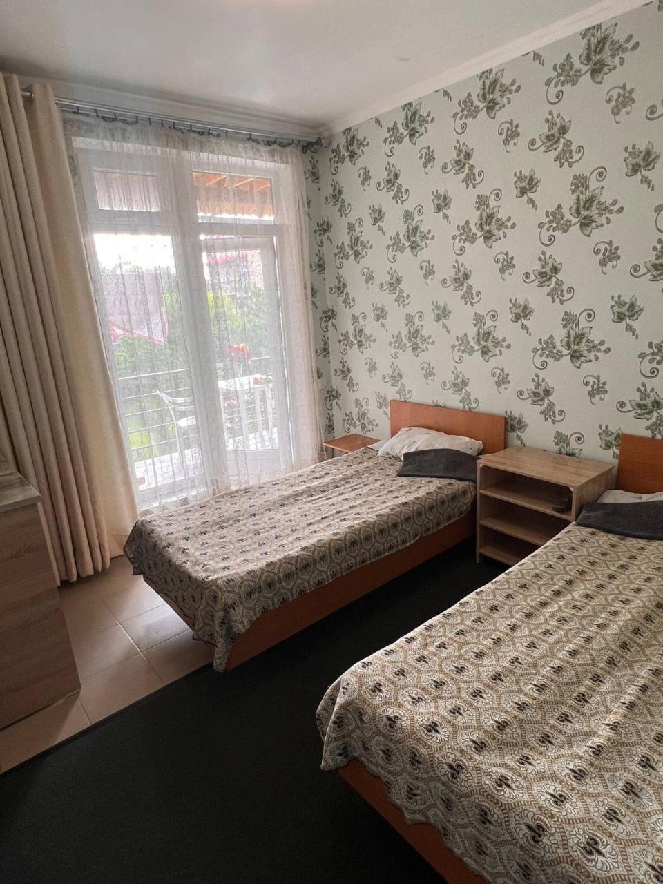 Podsolnukhi Guest House Cholpon-Ata Bagian luar foto