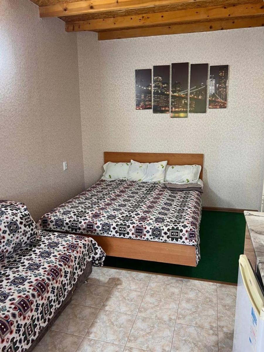 Podsolnukhi Guest House Cholpon-Ata Bagian luar foto