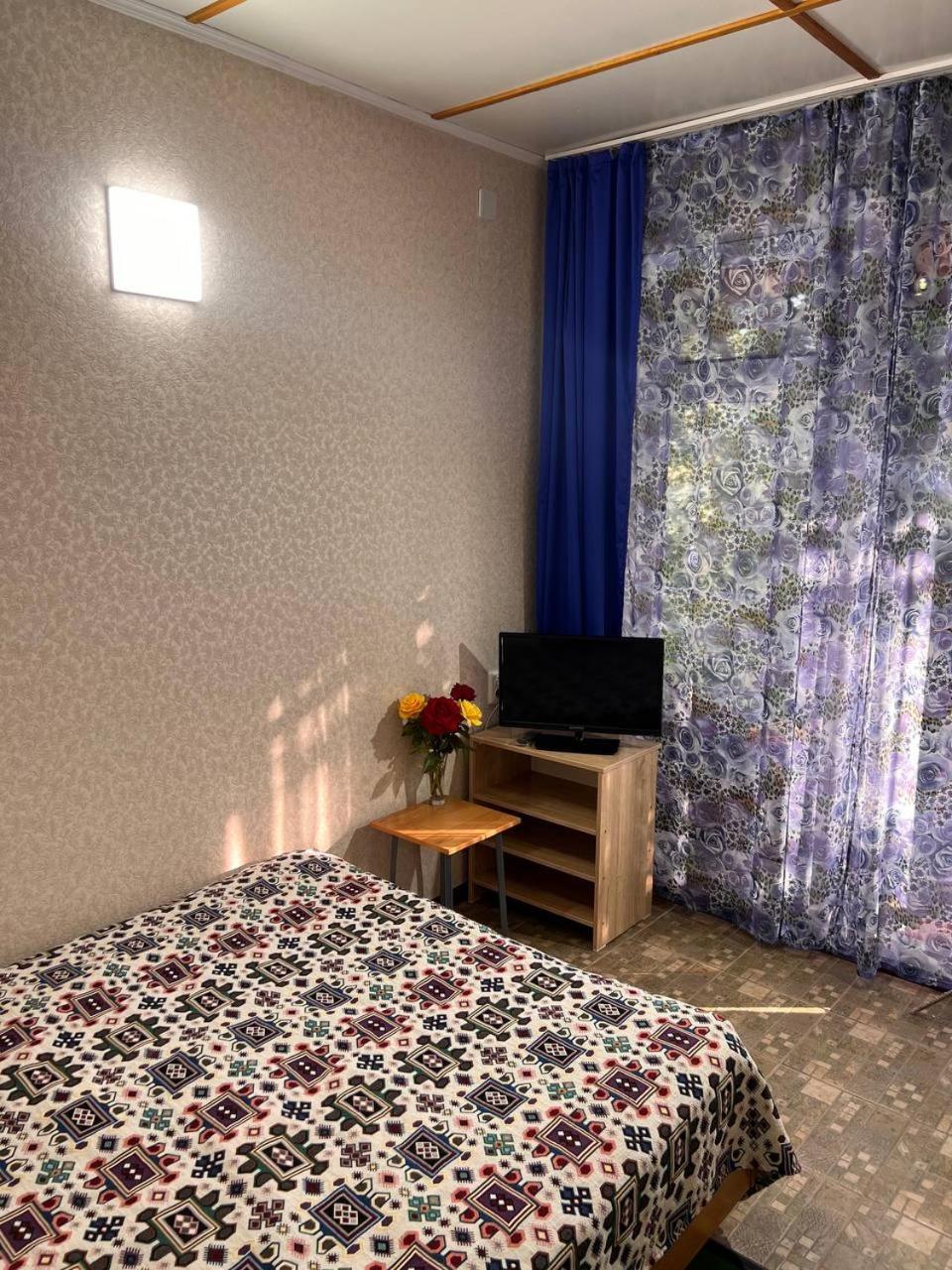 Podsolnukhi Guest House Cholpon-Ata Bagian luar foto
