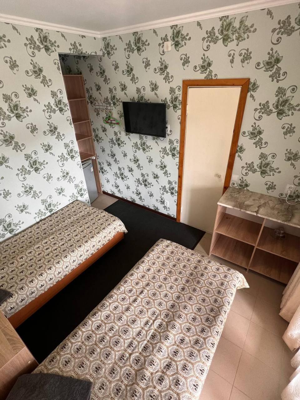 Podsolnukhi Guest House Cholpon-Ata Bagian luar foto