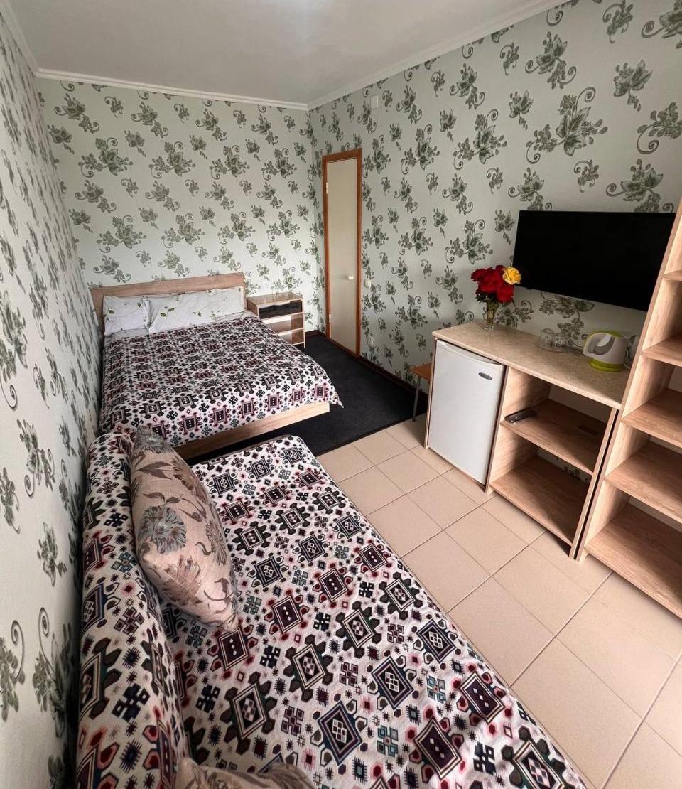 Podsolnukhi Guest House Cholpon-Ata Bagian luar foto