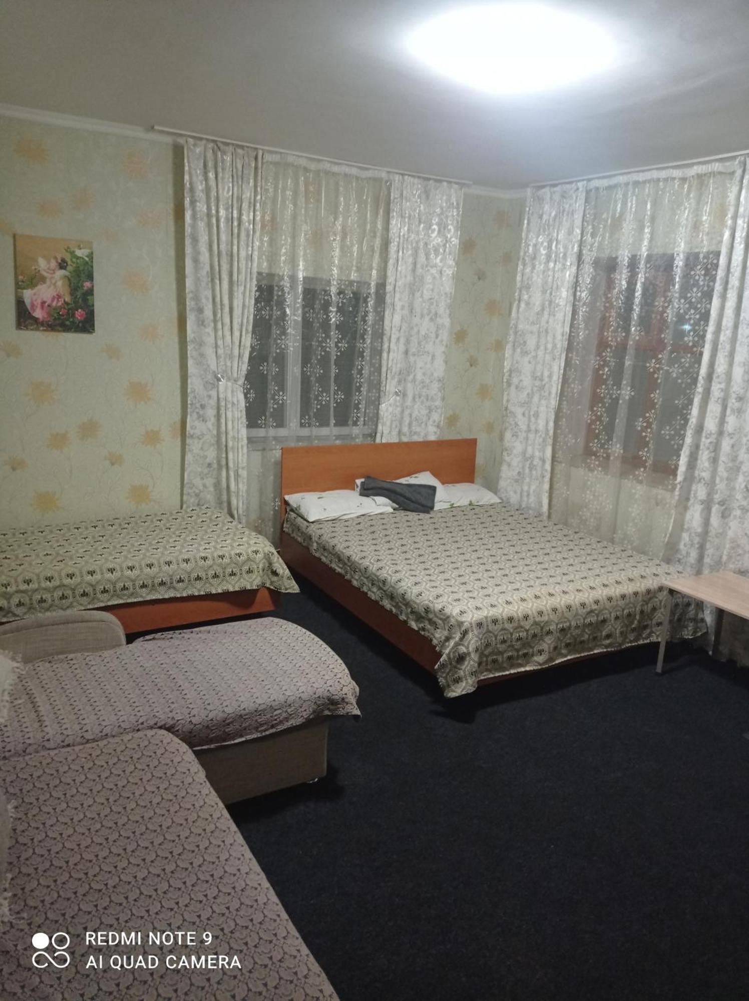 Podsolnukhi Guest House Cholpon-Ata Bagian luar foto